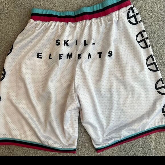 Skill Elements Element Air-Flex Gym Shorts 2XL
Side pockets. - Picture 7 of 7